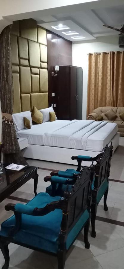 Hotel Pak Continental Мултан Экстерьер фото