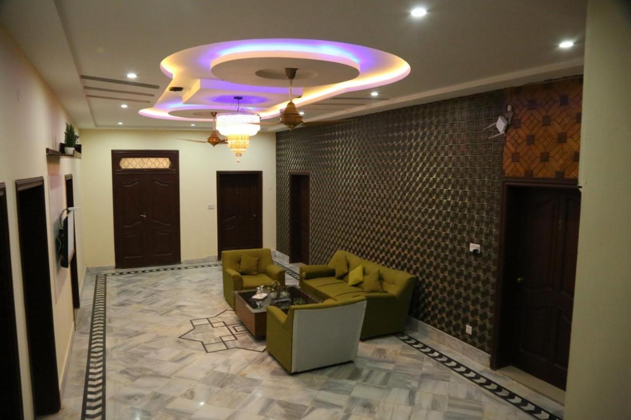 Hotel Pak Continental Мултан Экстерьер фото