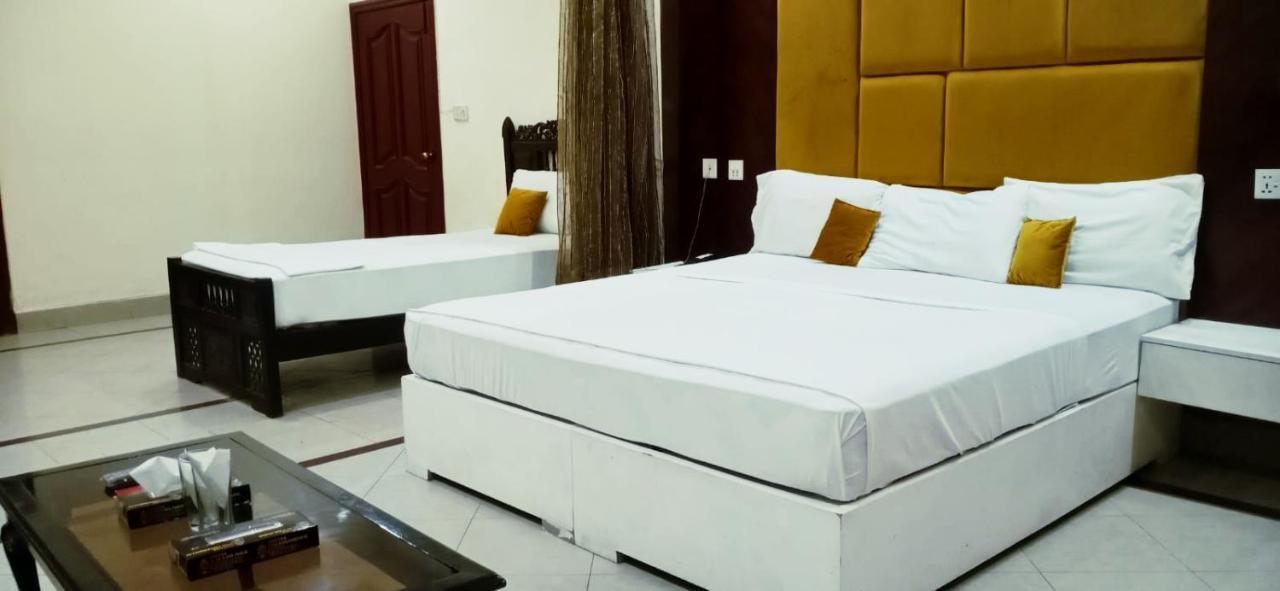 Hotel Pak Continental Мултан Экстерьер фото