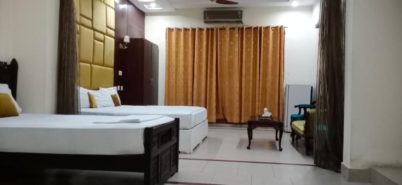 Hotel Pak Continental Мултан Экстерьер фото