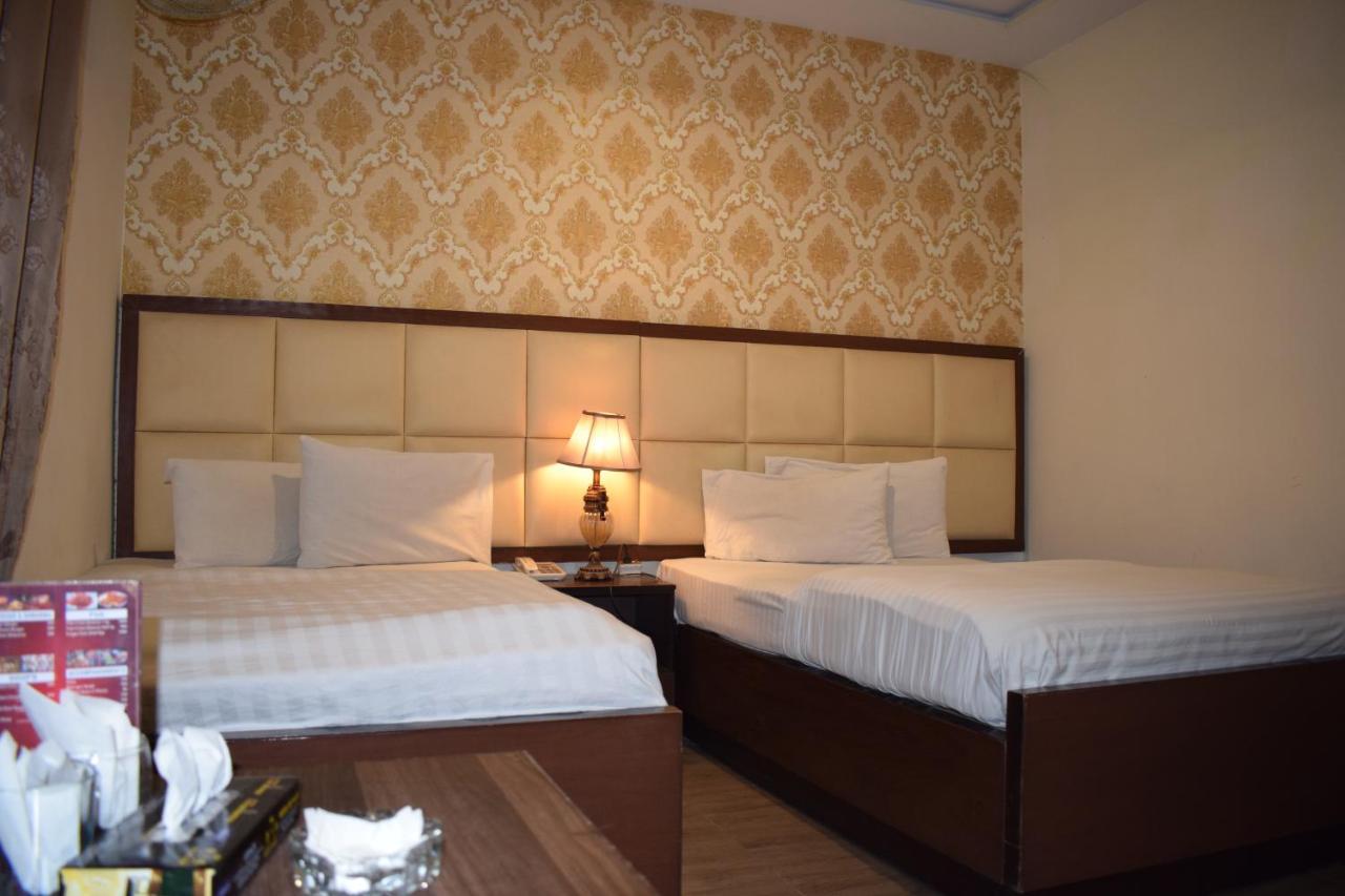 Hotel Pak Continental Мултан Экстерьер фото
